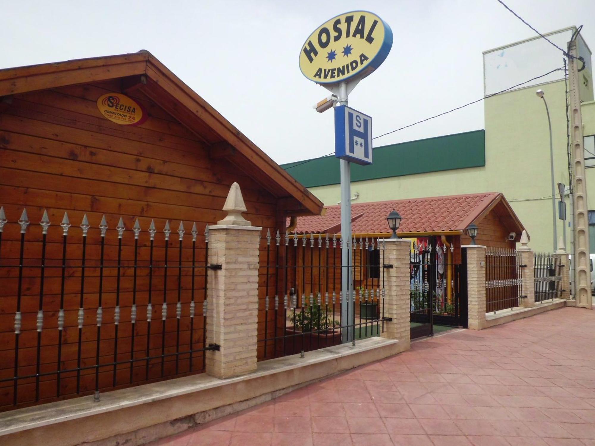 Hostal Gran Avenida Tarancón Exteriör bild